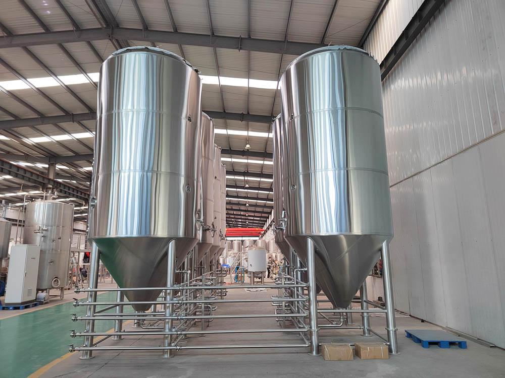 <b>10000L Jacketed conical ferme</b>